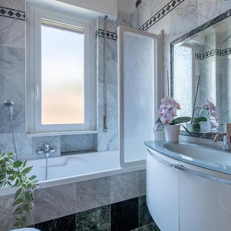Porta A Lucca - Bright With Balcony Apartamento