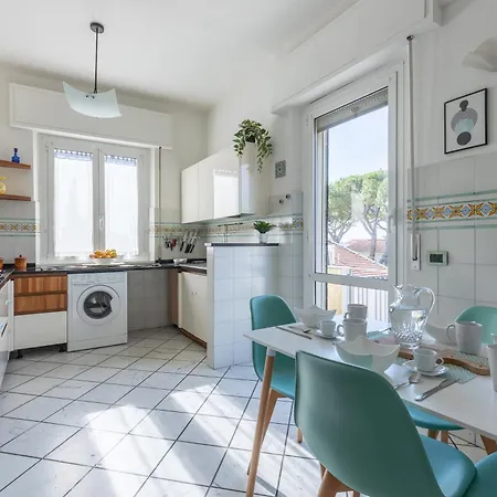 Porta A Lucca - Bright With Balcony Apartment Pisa